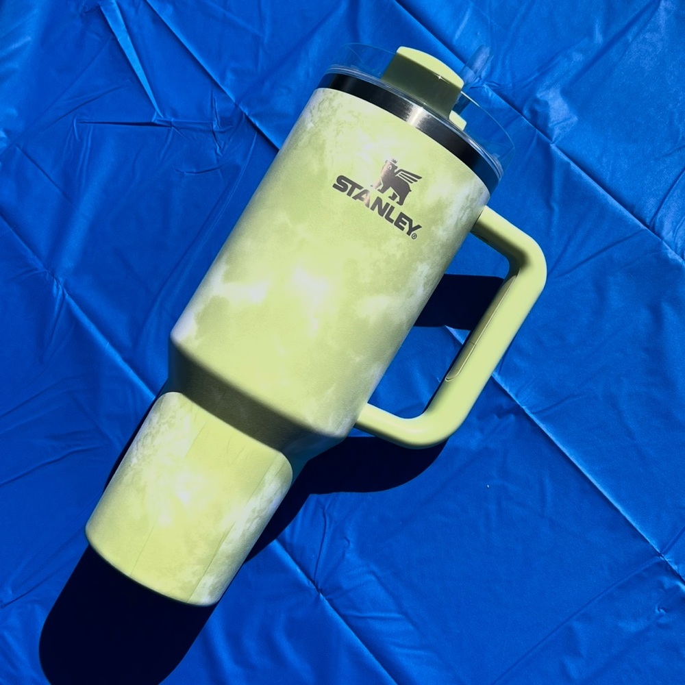 Stanley 40oz quencher in citron